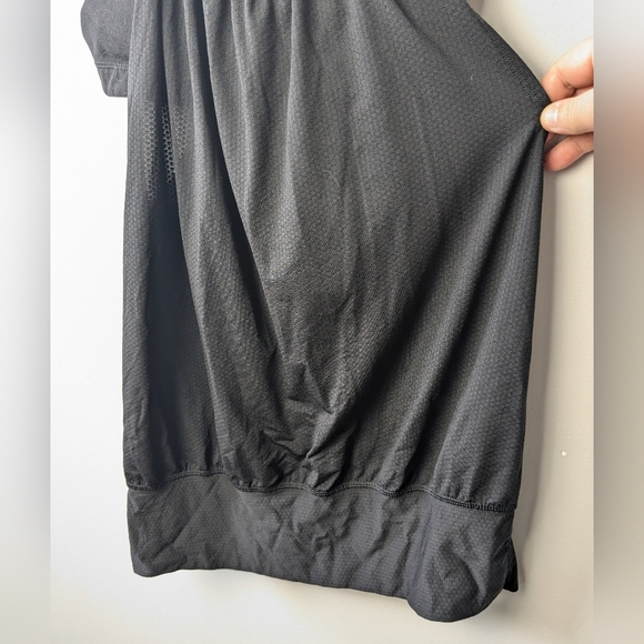 Lululemon No Limit Tank Black No Size Dot Looks Like A 6 - Picture 8 of 12